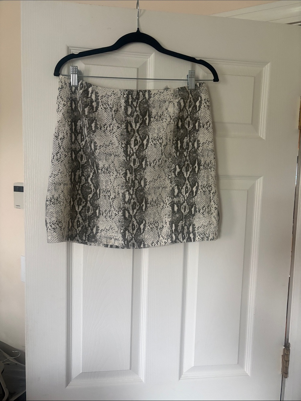 Newbury Kustom Snake-Print Mini Skirt in Gray & Cream